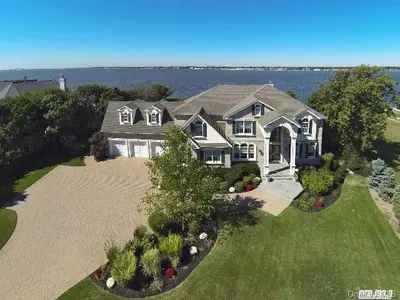 Photograph of 120 Bayberry Road