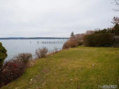 Photograph of 19 Harbour Road