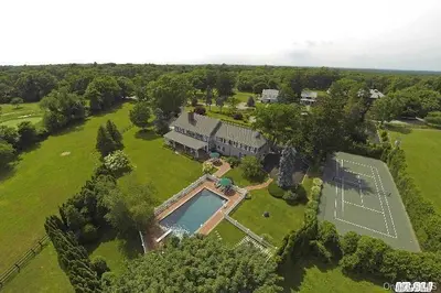 Photograph of 2 Fruitledge Road