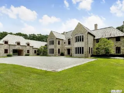 Photograph of 246 Piping Rock Road