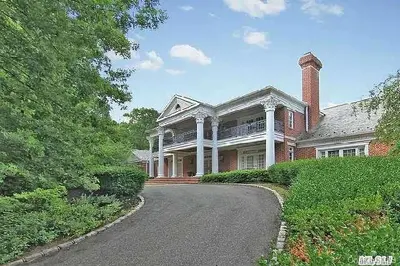 Photograph of 98 Cliff Road