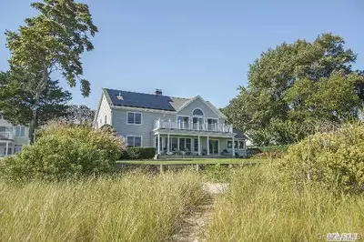Photograph of 53 Harbor Road