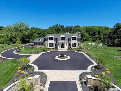 Photograph of 22 Rolling Hill Road