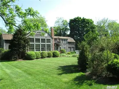 Photograph of 12 Meadow Lane