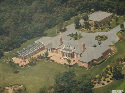 Photograph of 12 Carmen View Drive