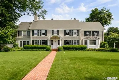 Photograph of 87 10th Street