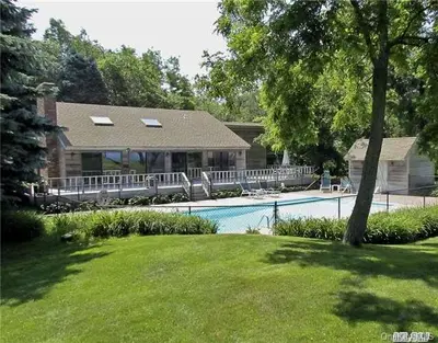 Photograph of 450 Castle Hill Road