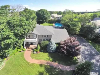 Photograph of 15 Dogwood Lane