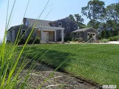 Photograph of 7940 Indian Neck Lane