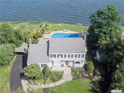 Photograph of 7 Seacliff Lane