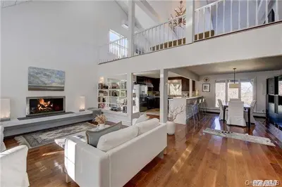 Photograph of 556 Sound Shore Road