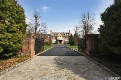 Photograph of 35 Applegreen Drive