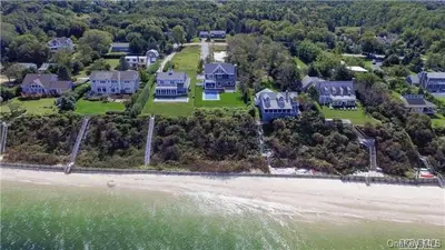 Photograph of 856 Sound Shore Road