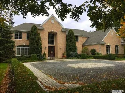 Photograph of 41 Hunting Hollow Court