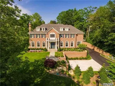Photograph of 21 Vista Drive