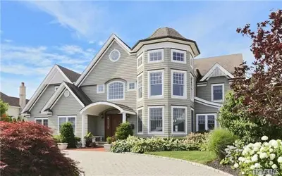 Photograph of 128 Lucinda Drive