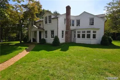 Photograph of 46 Bellport Lane