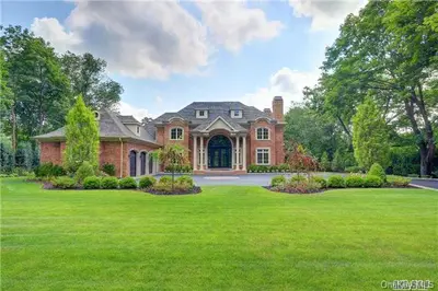 Photograph of 255 Brookville Road