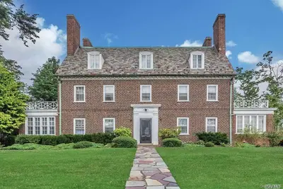 Photograph of 304 Shore Road