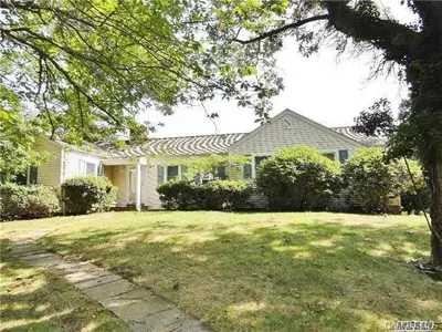 Photograph of 6025&6125 Nassau Point Road