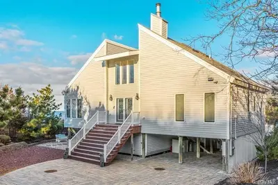 Photograph of 115 Landing Road