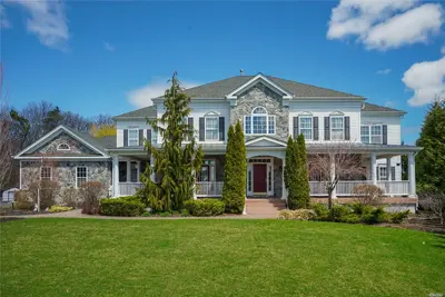 Photograph of 6 Oakmont Court