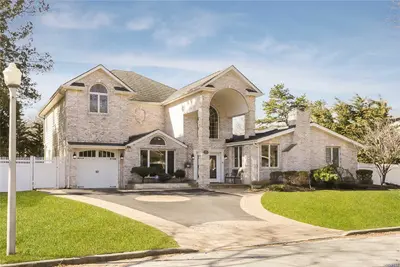 Photograph of 7 Cedar Crest Drive