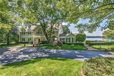 Photograph of 290 Prospect Avenue