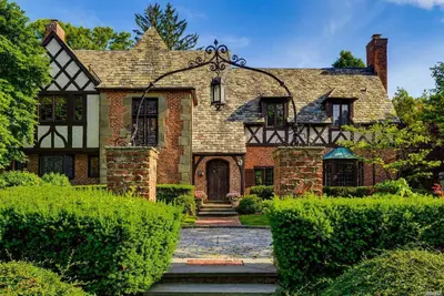 Photograph of 115 Windsor Gate