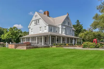 Photograph of 21 Boylan Lane