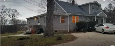 Photograph of 121 Rose Drive