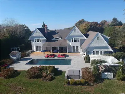 Photograph of 18 Cedar Lane