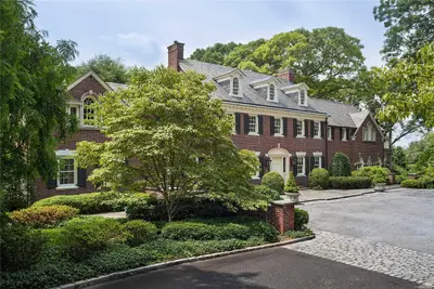 Photograph of 45 Moores Hill Road