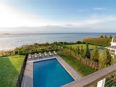 Photograph of 856 Sound Shore Road