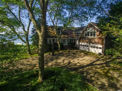 Photograph of 1605 Parish Drive