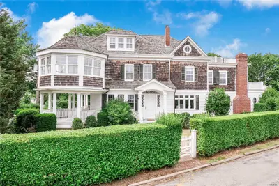 Photograph of 49 Browns Lane