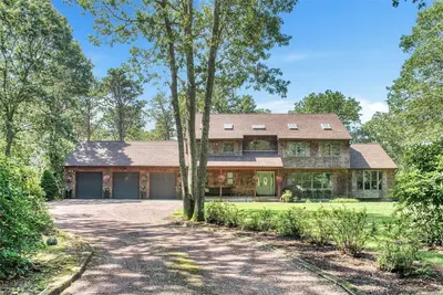 Photograph of 113 Wading River Man Road