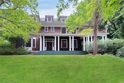 Photograph of 99 Sunken Meadow Road