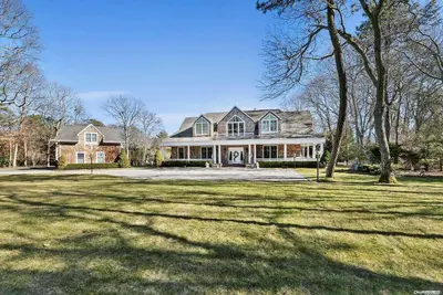 Photograph of 40 Cedar Lane