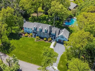 Photograph of 12 Upper Drive