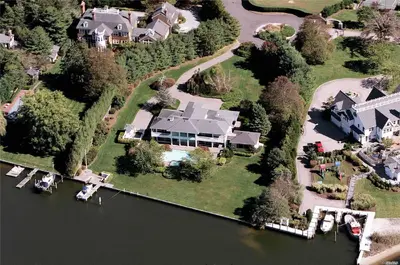 Photograph of 7 Meadow Creek Court