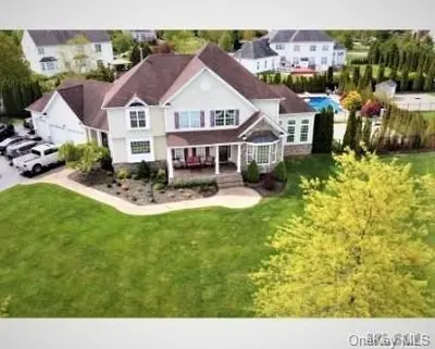 Photograph of 7 Brookline Court