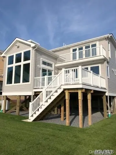 Photograph of 70 Grandview