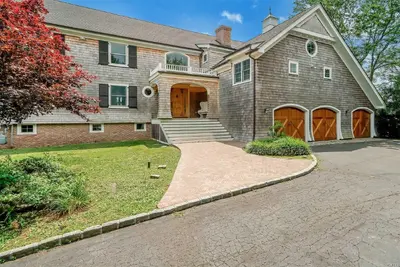 Photograph of 30 Cedar Lane