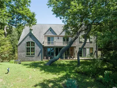 Photograph of 1700 Hyatt Road