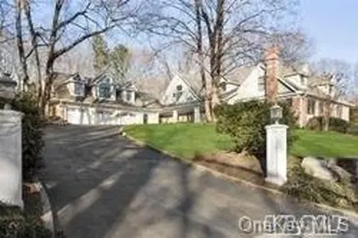 Photograph of 49 Grandview Lane