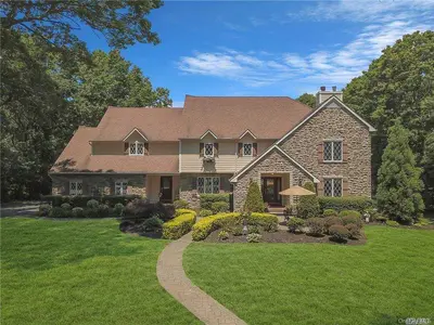 Photograph of 5 Diana Court
