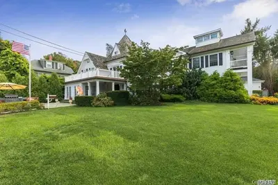 Photograph of 634 Middle Road
