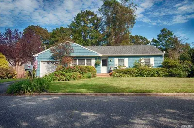Photograph of 2301 Louis Kossuth Avenue