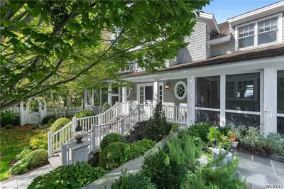 Photograph of 240 Briar Lane